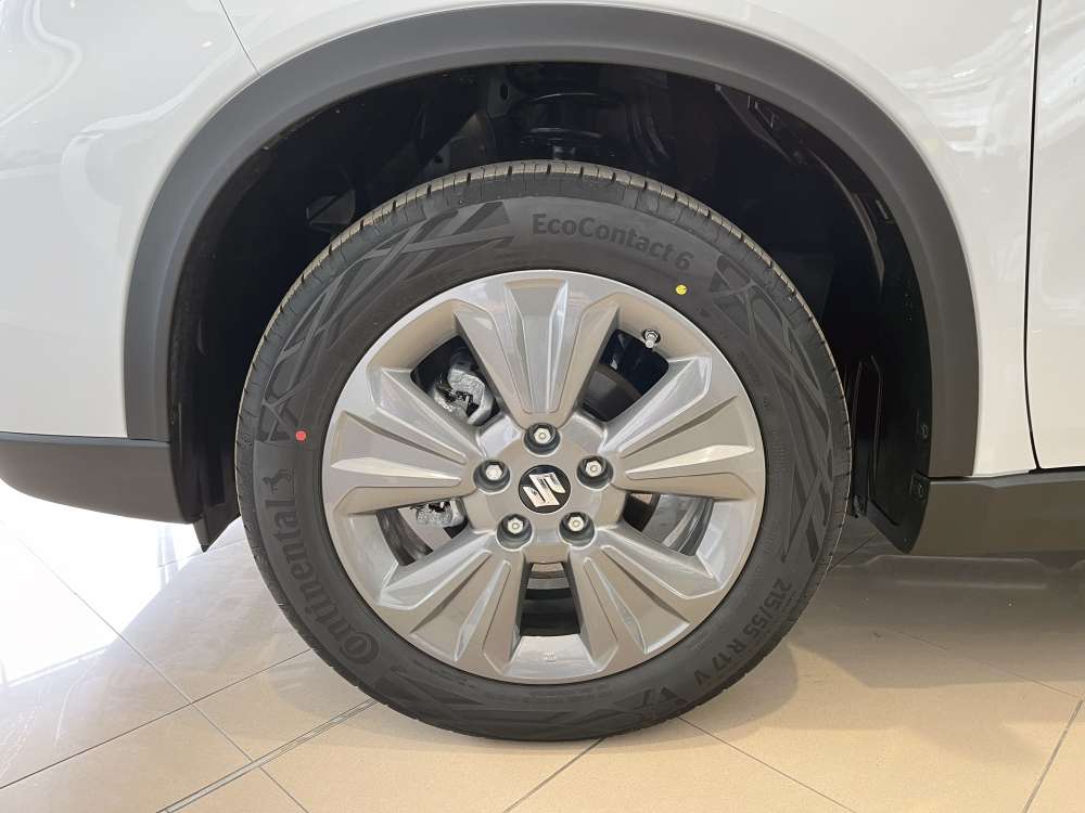 SUZUKI 