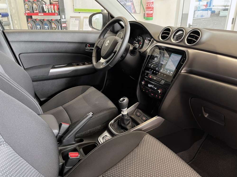 SUZUKI 