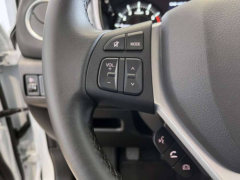 SUZUKI 