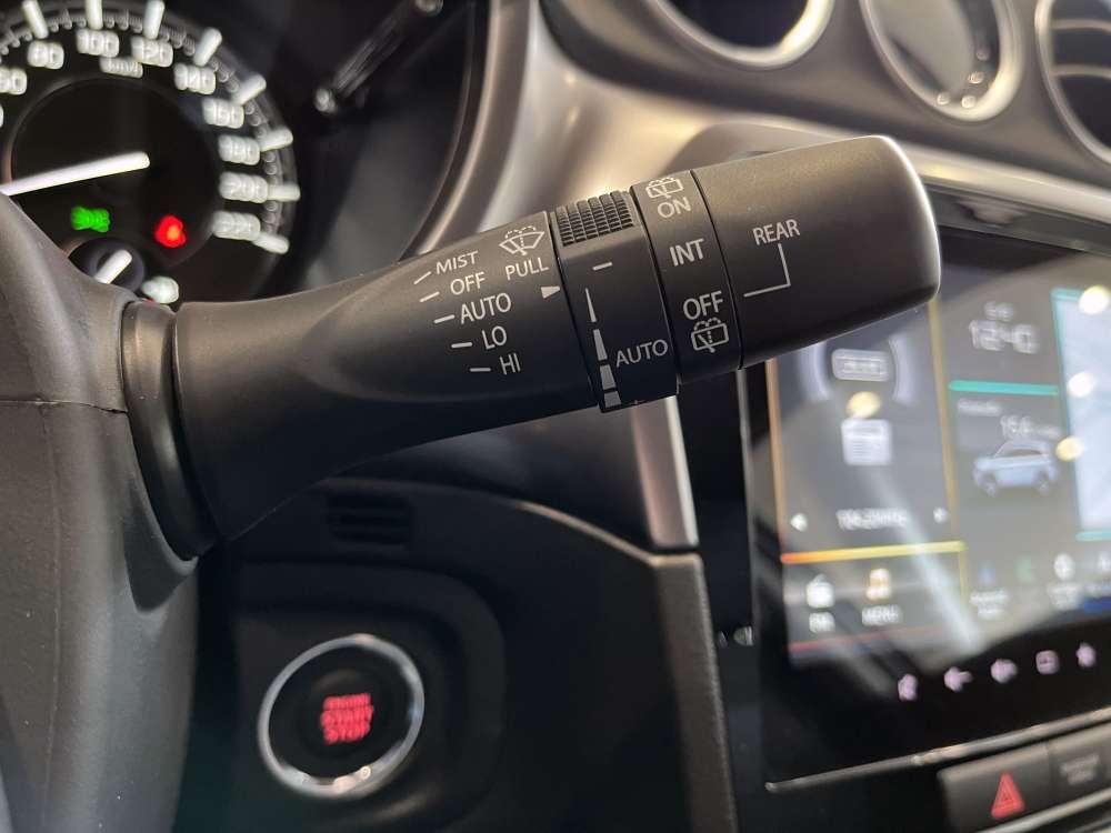 SUZUKI 