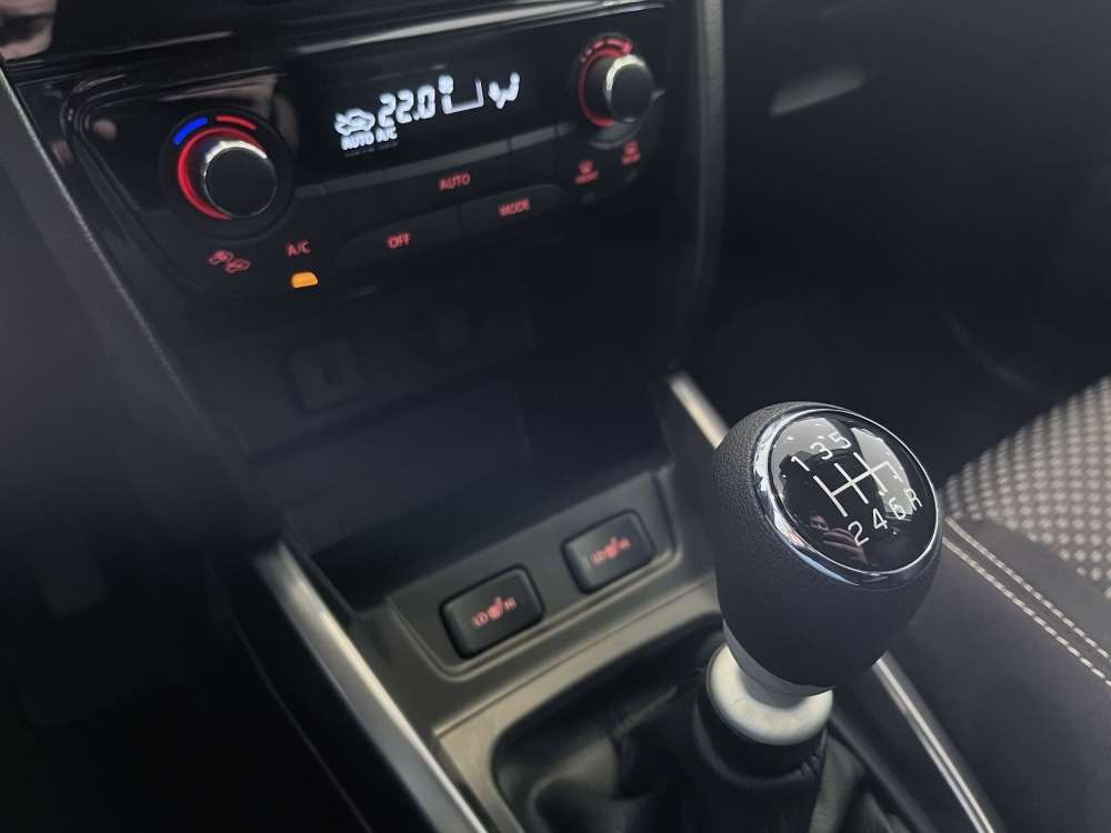 SUZUKI 