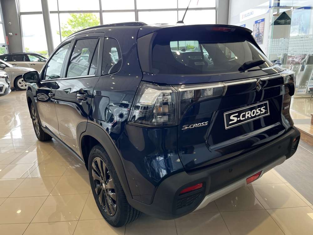 SUZUKI 