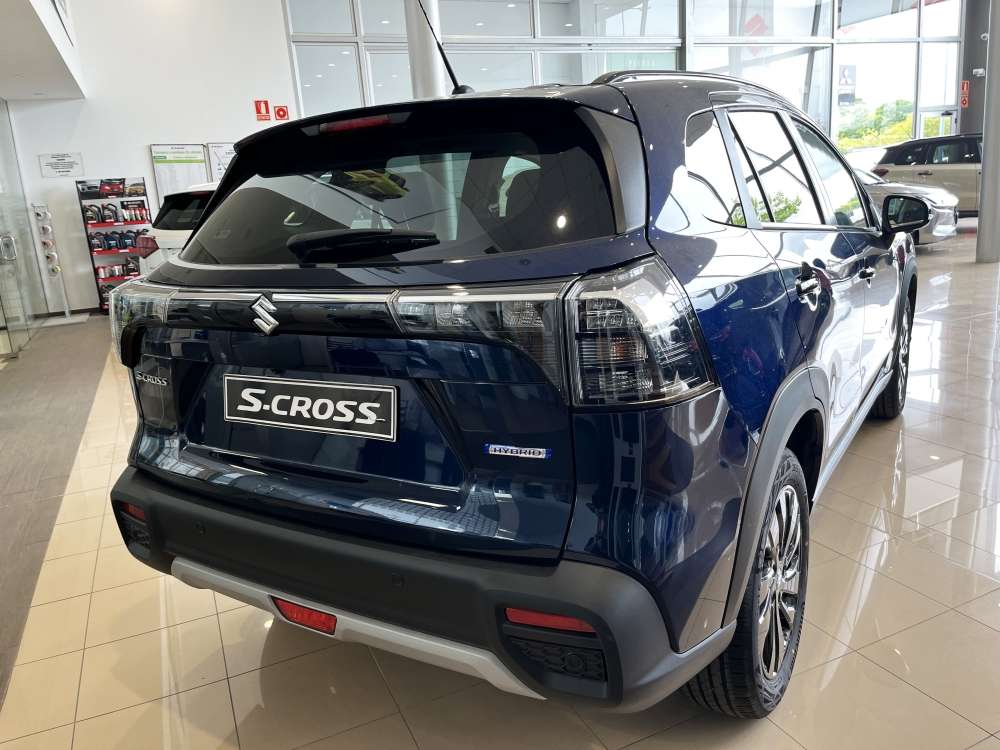SUZUKI 