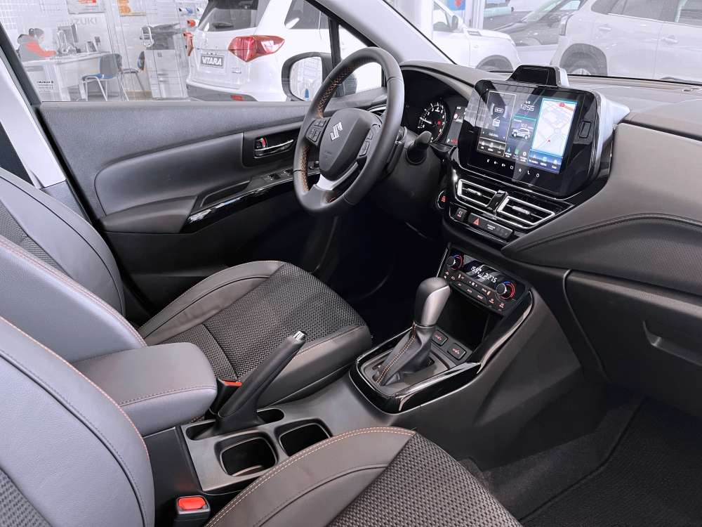SUZUKI 