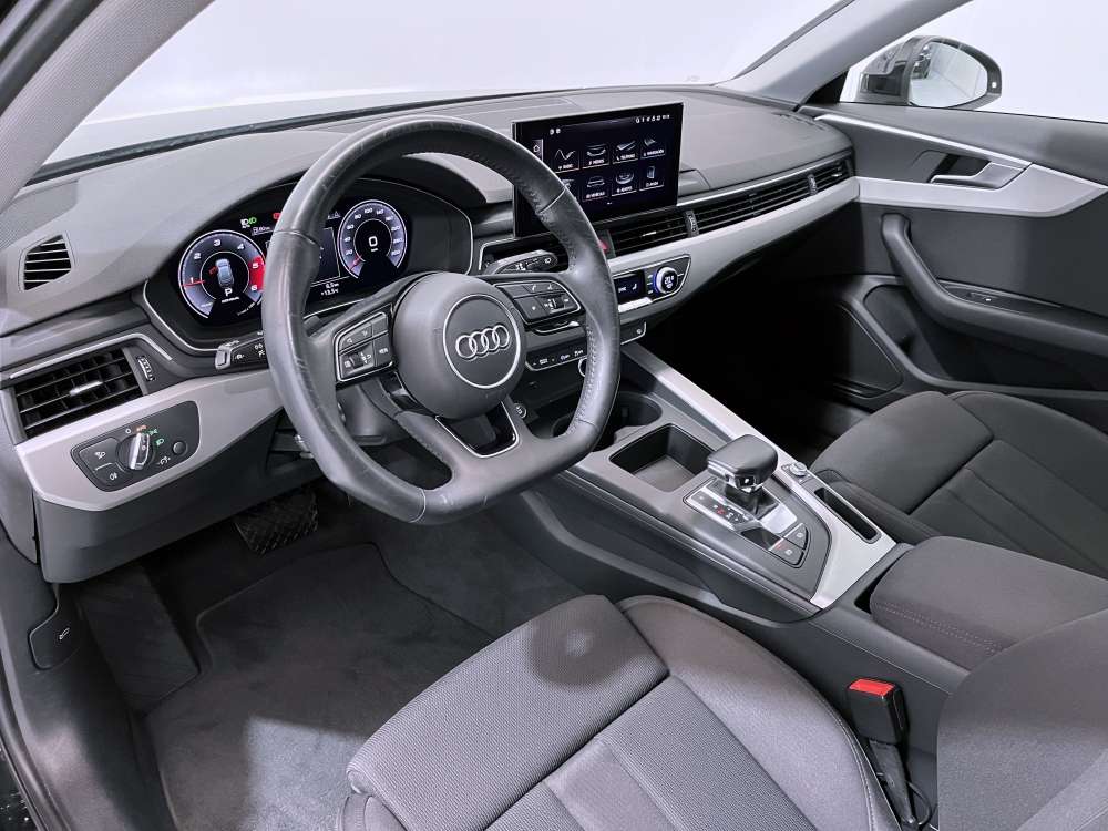 AUDI 