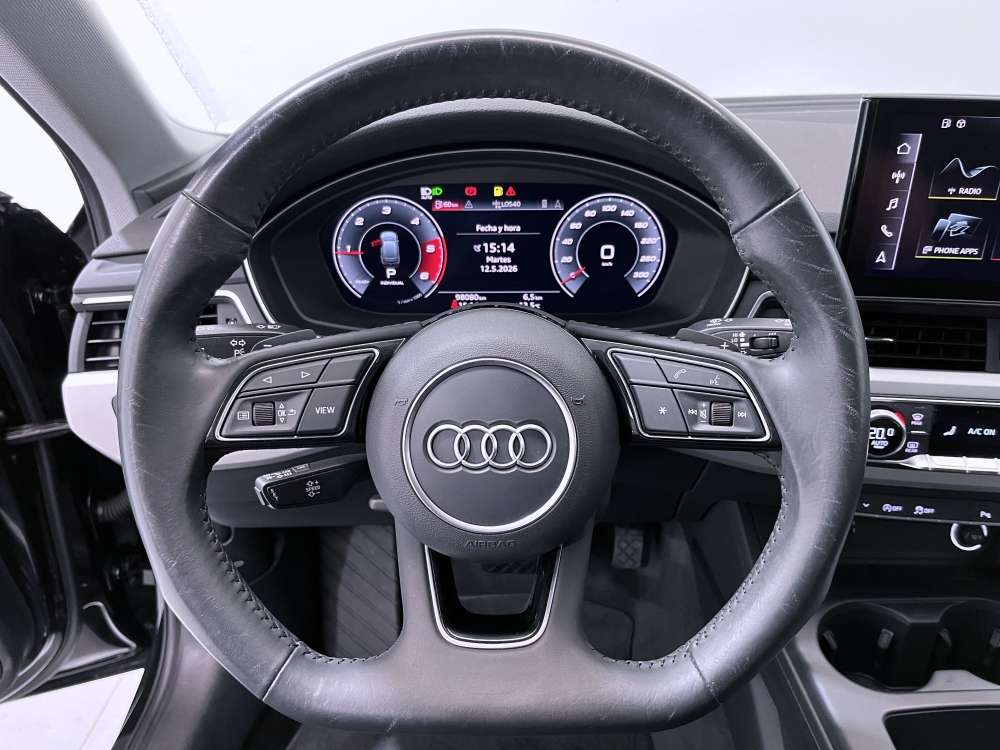 AUDI 
