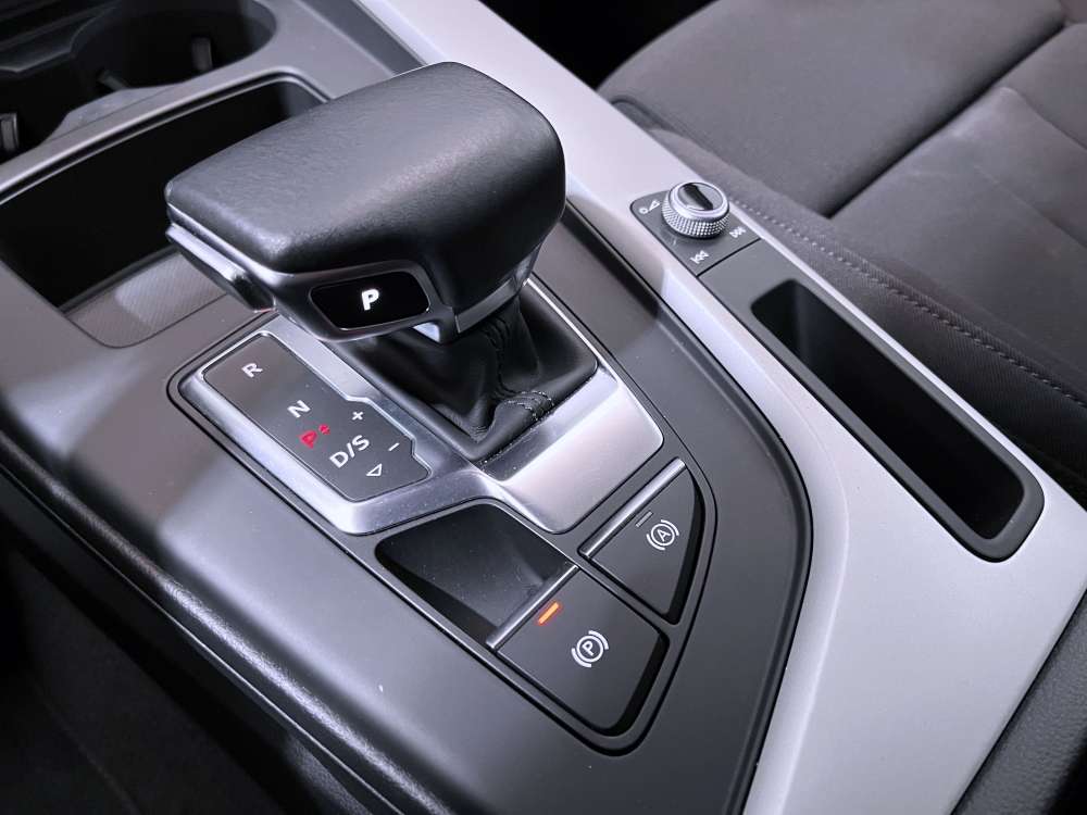 AUDI 
