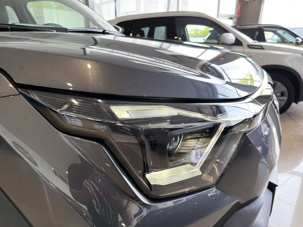 SUZUKI 