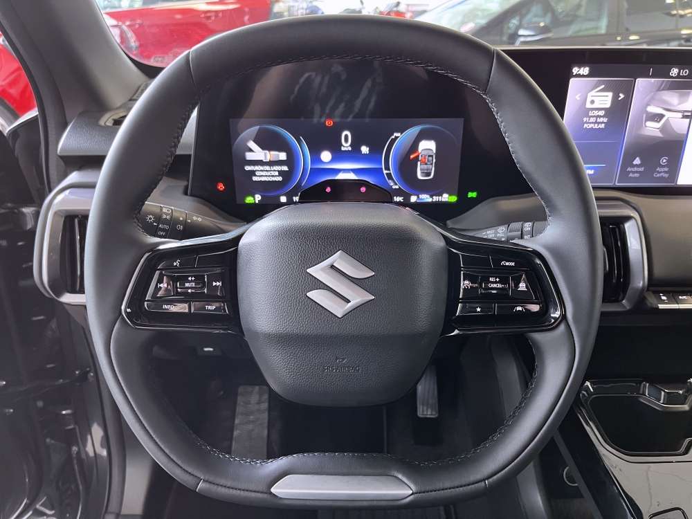 SUZUKI 