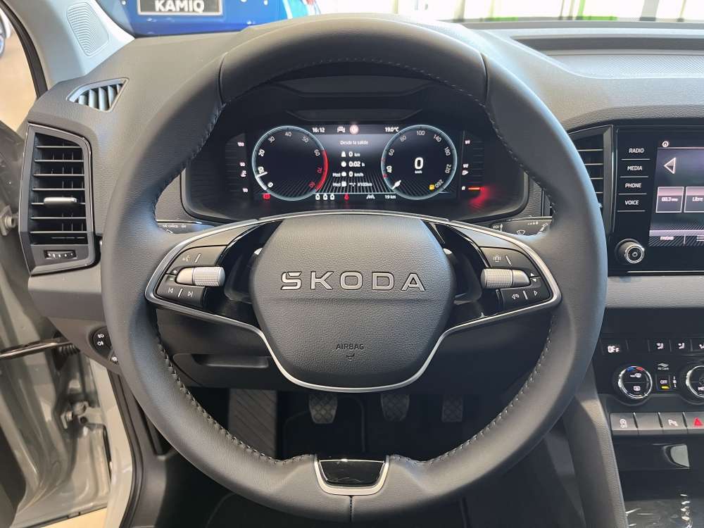 SKODA 