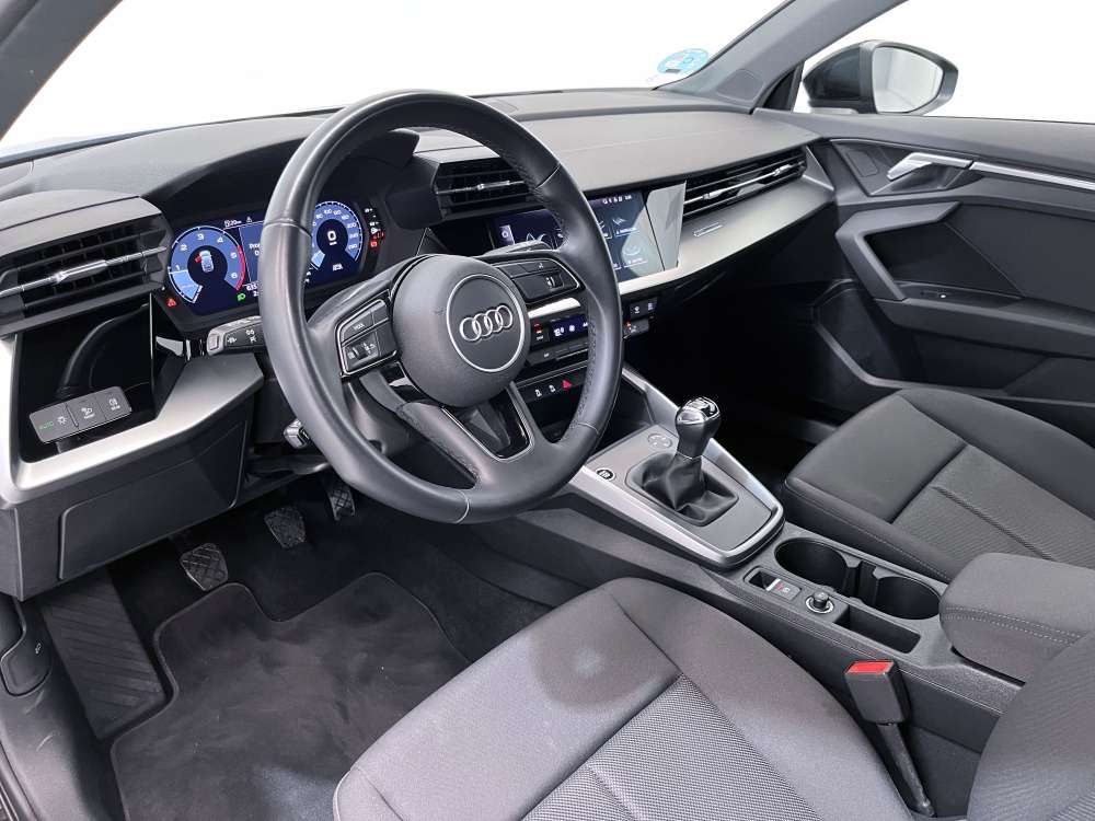 AUDI 