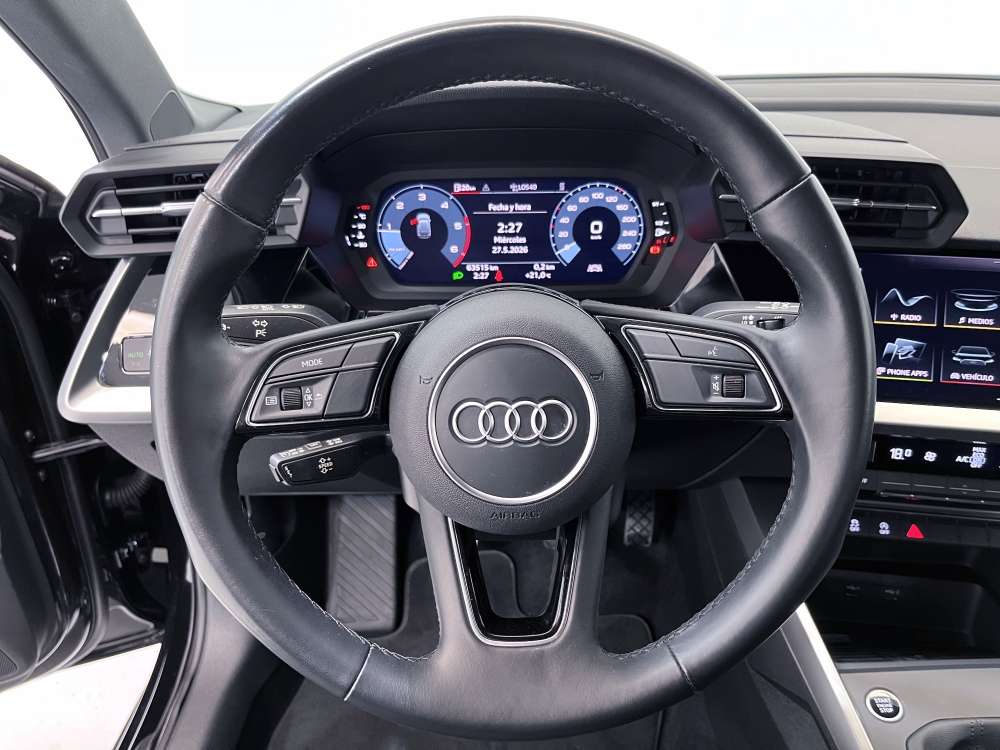AUDI 