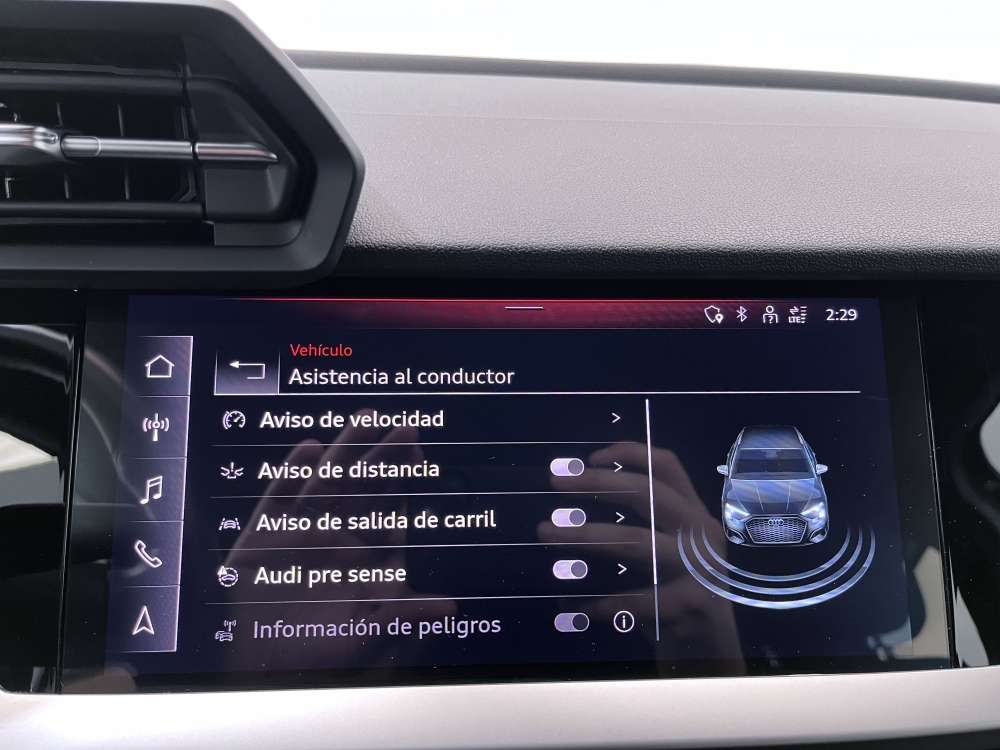AUDI 