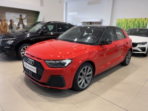 AUDI 