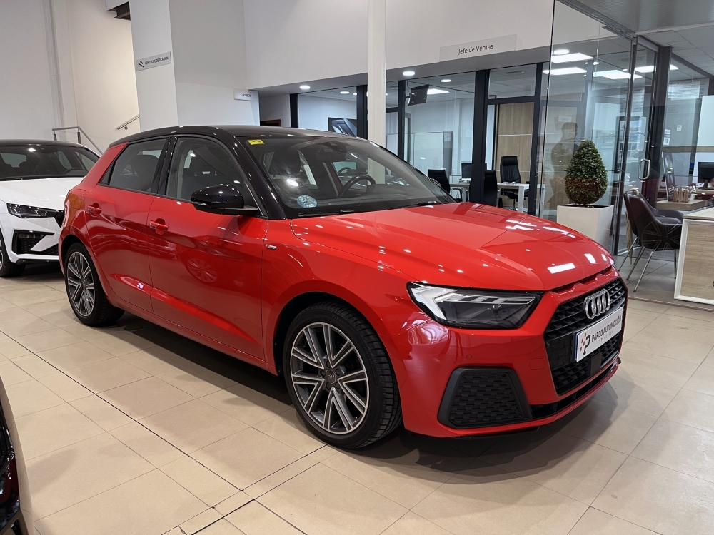 AUDI 