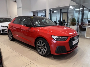 AUDI 
