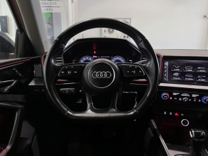 AUDI 