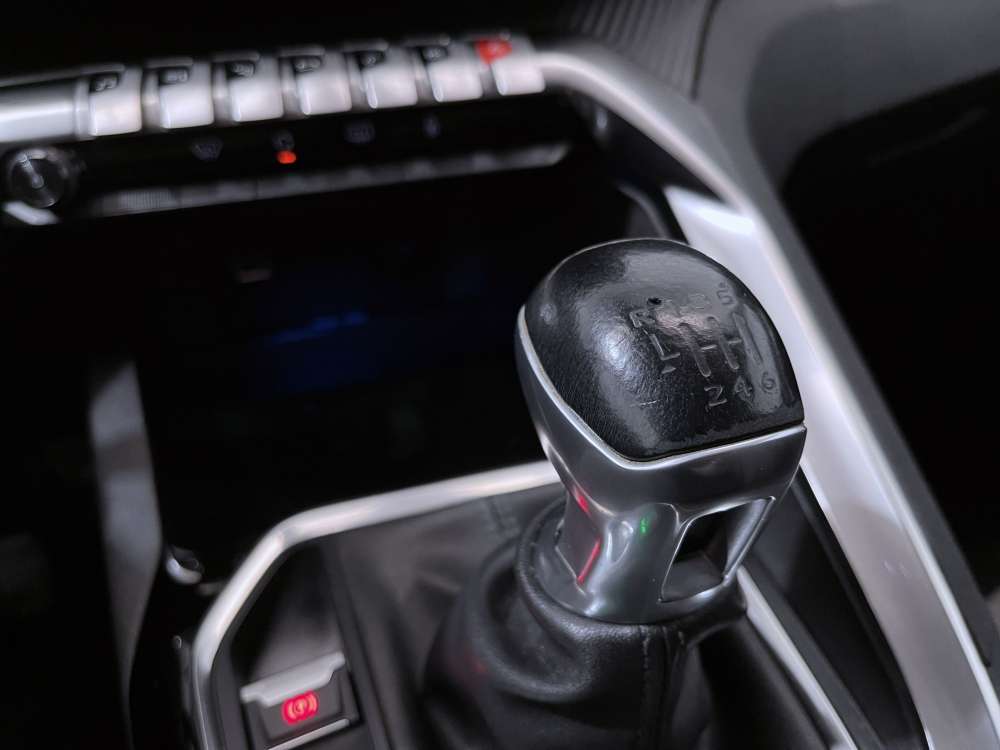 PEUGEOT 