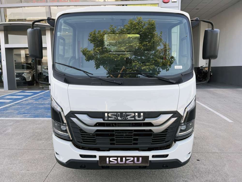 ISUZU 