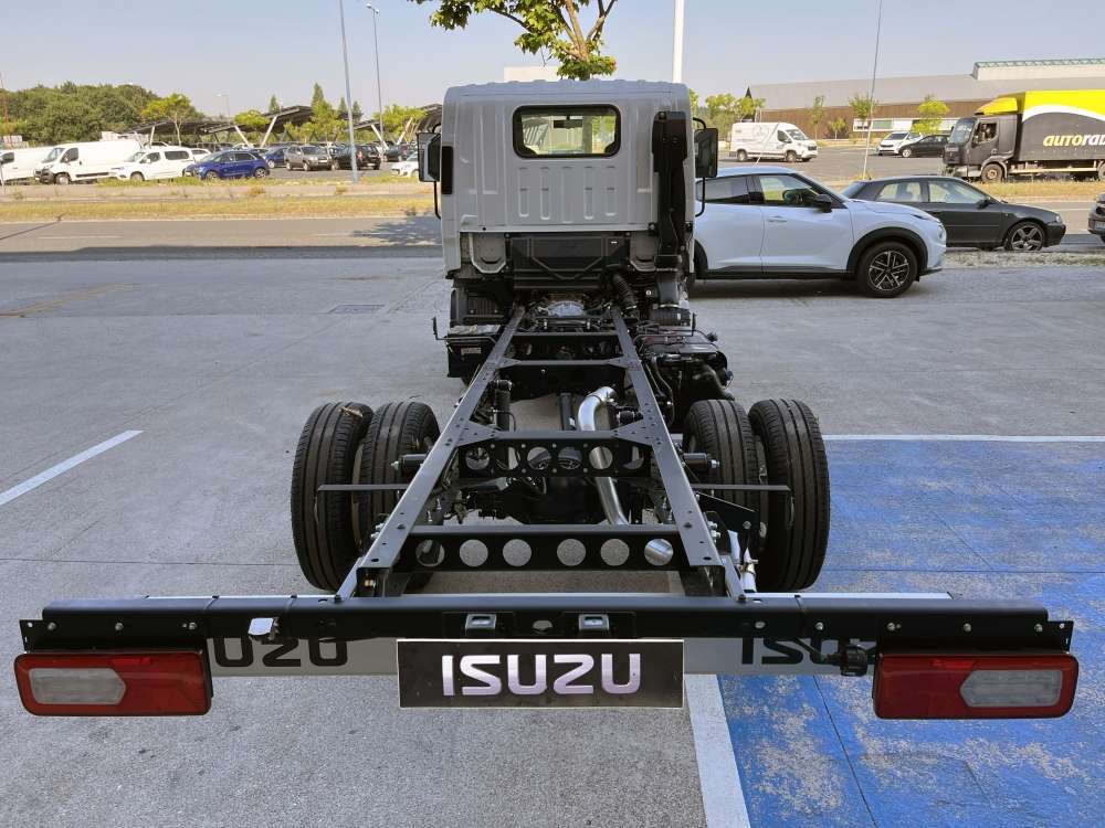 ISUZU 