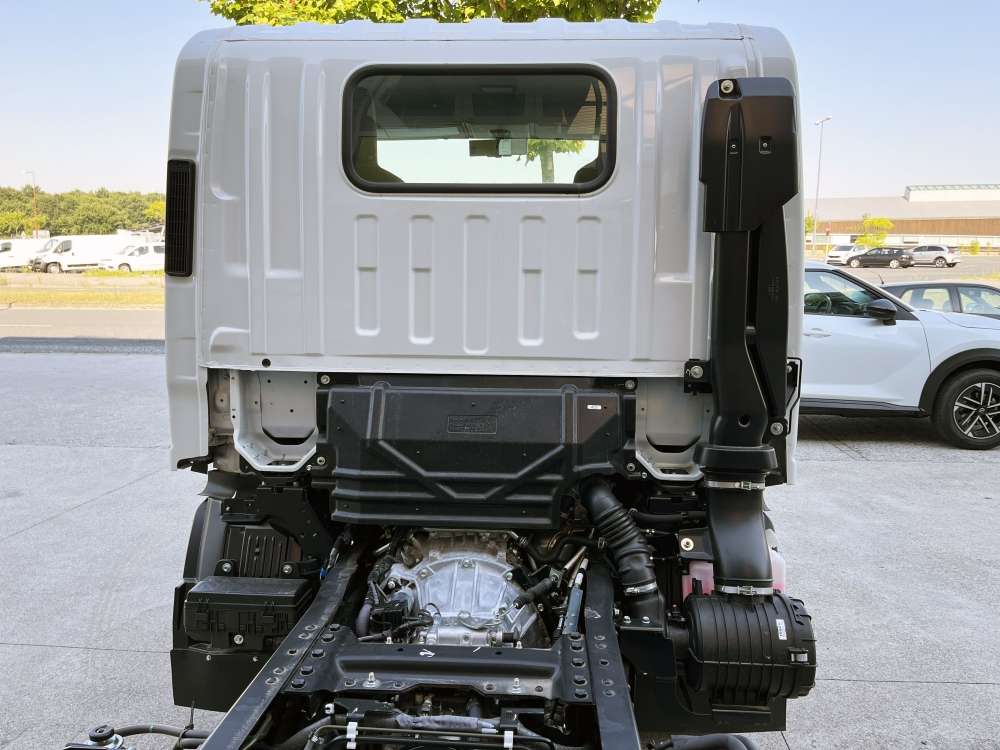 ISUZU 