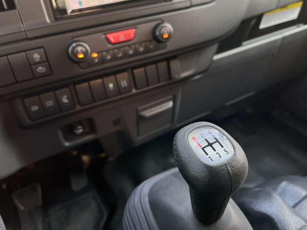 ISUZU 