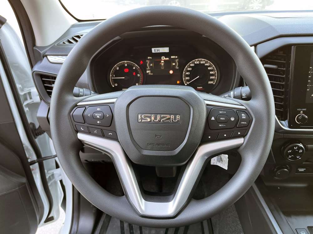 ISUZU 