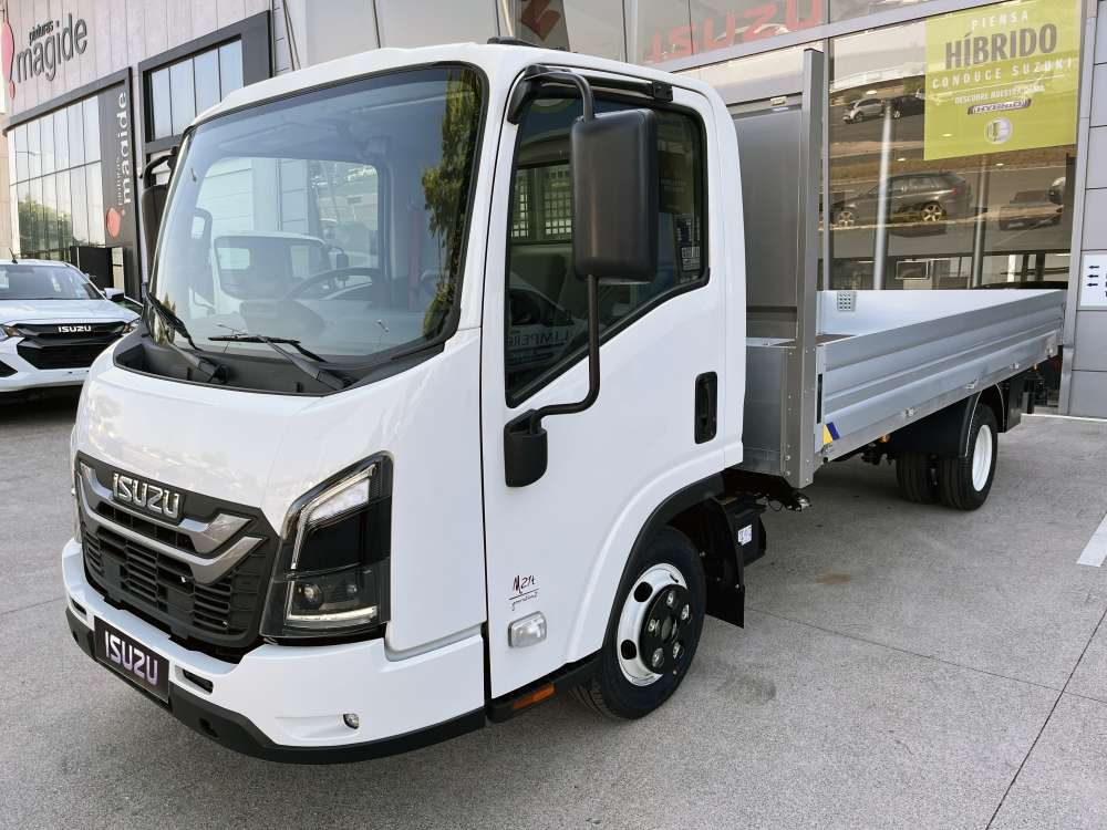 ISUZU 