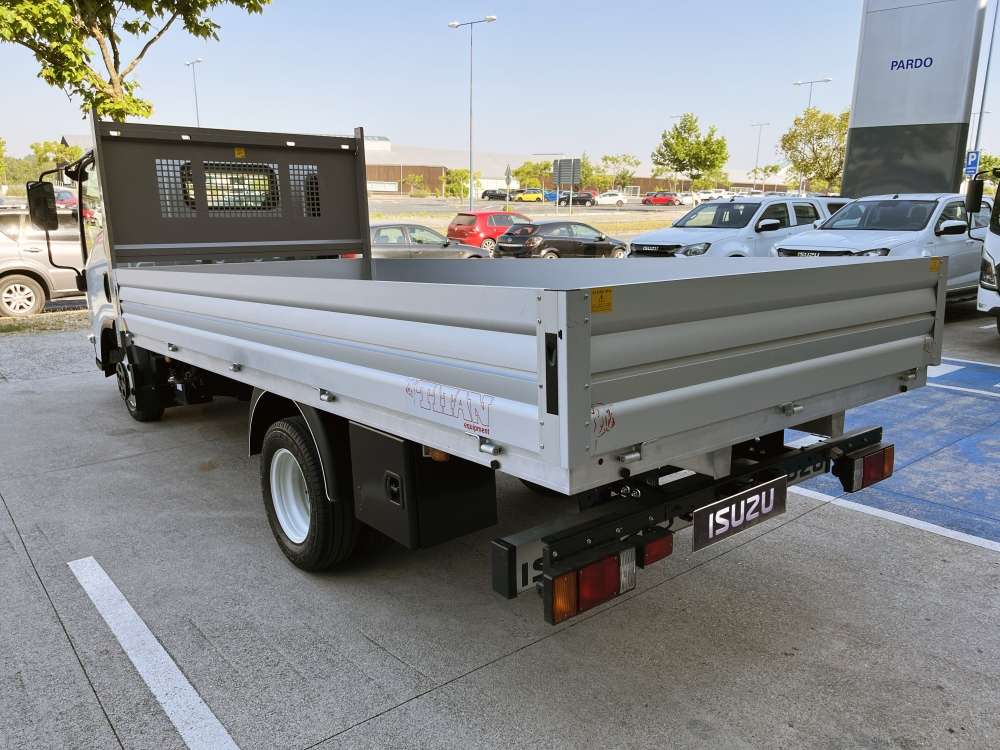 ISUZU 