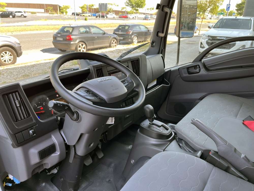 ISUZU 
