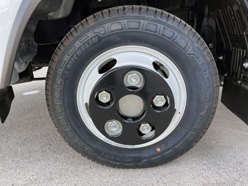 ISUZU 