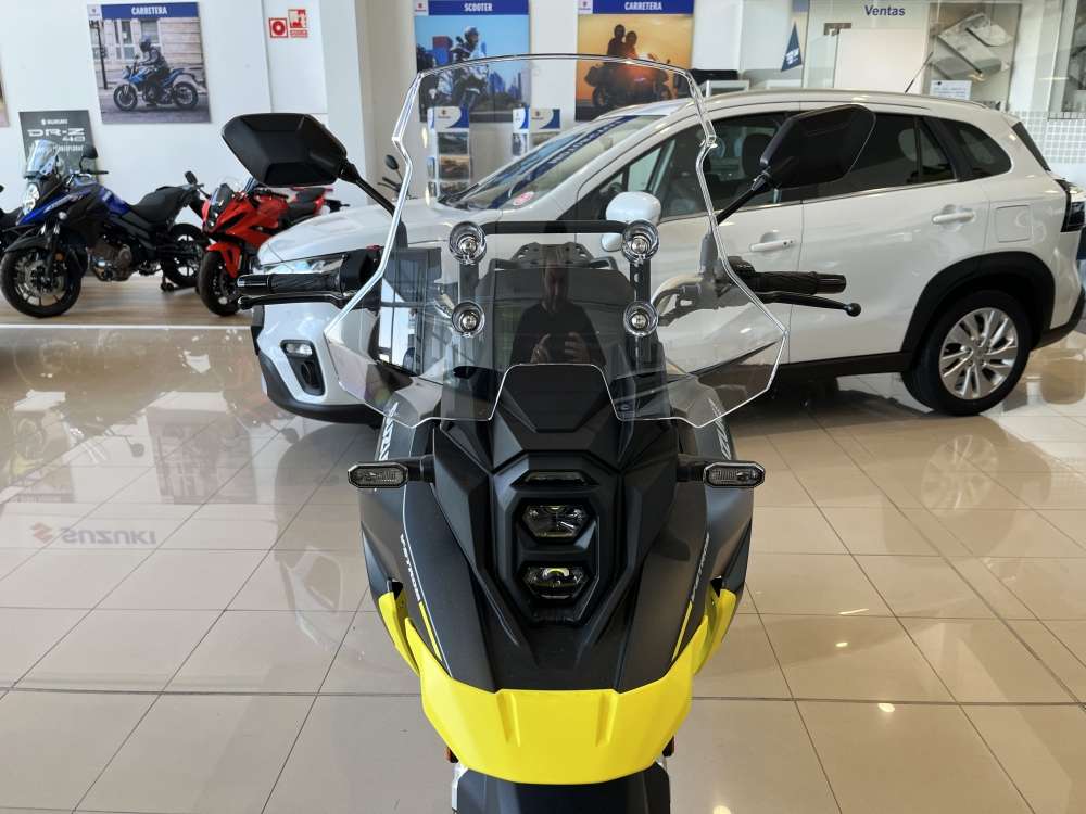 SUZUKI 