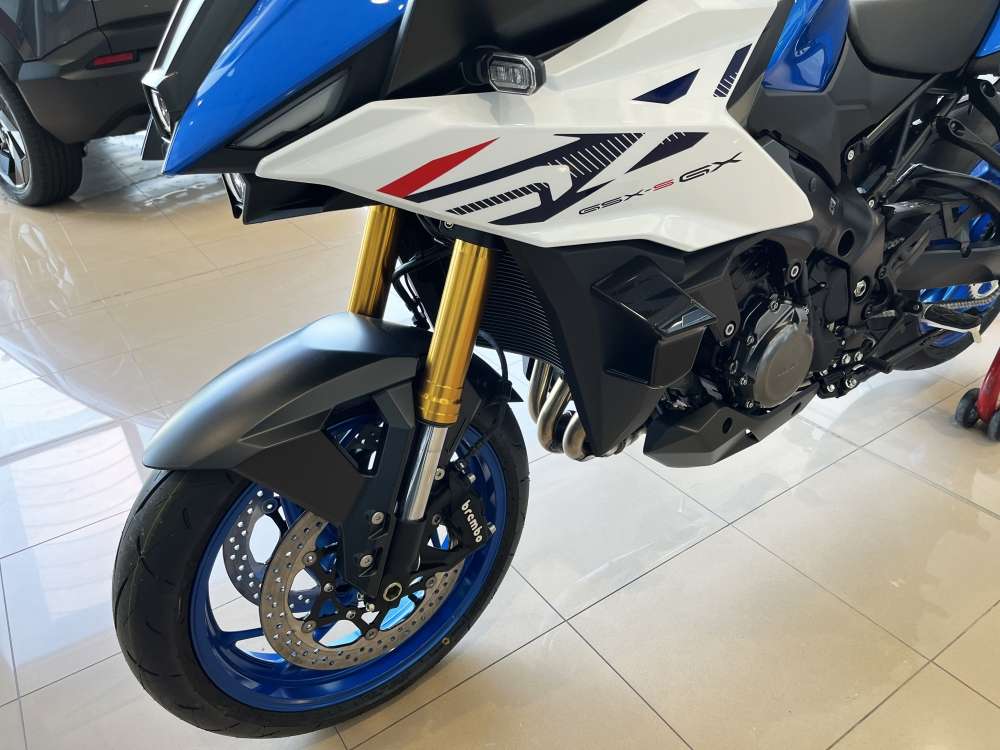 SUZUKI 