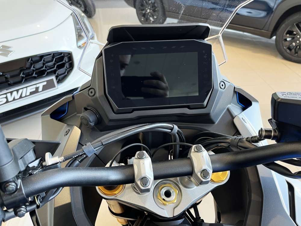 SUZUKI 