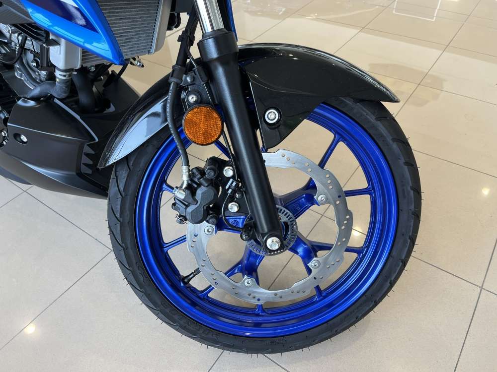 SUZUKI 