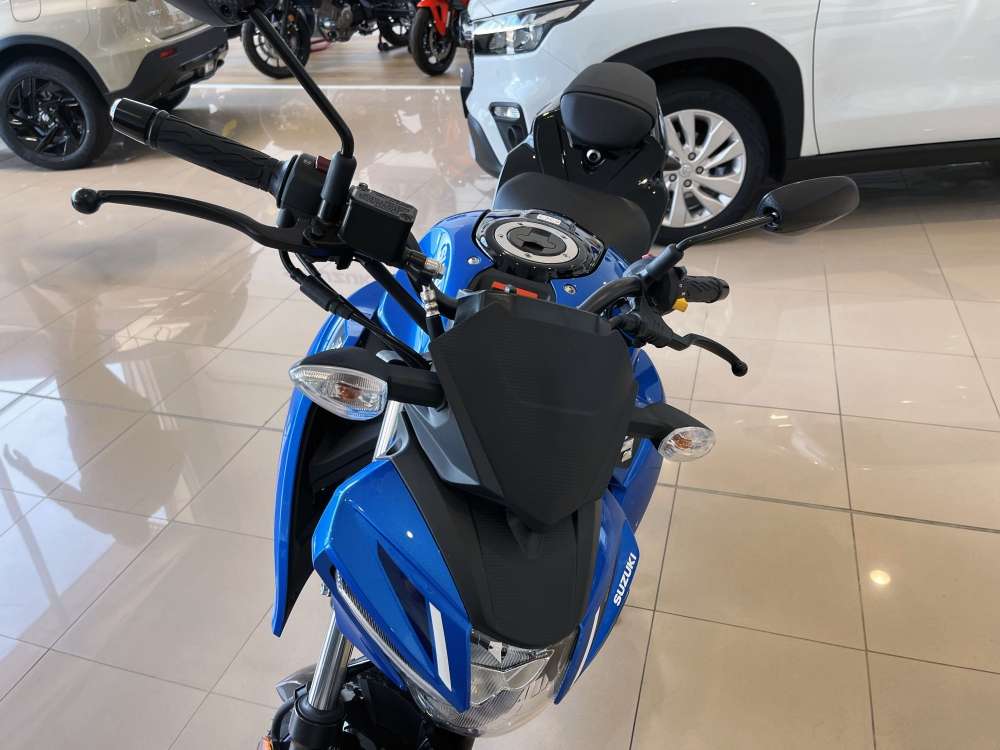 SUZUKI 