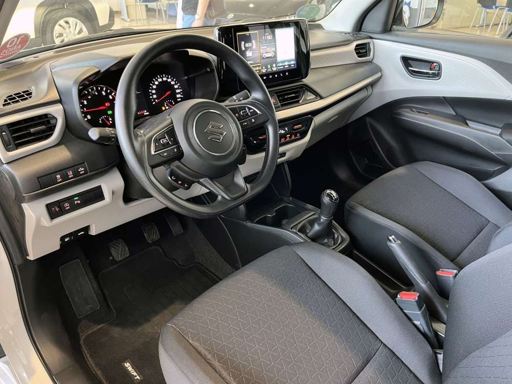 SUZUKI 