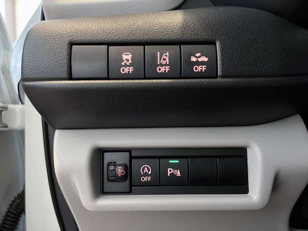 SUZUKI 