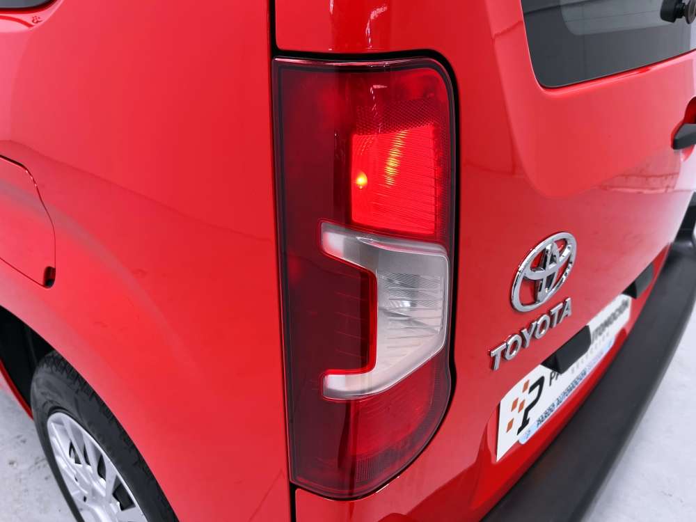 TOYOTA 