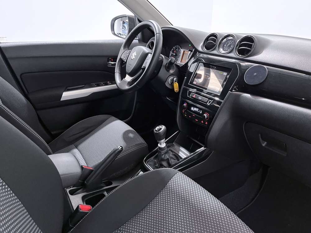 SUZUKI 