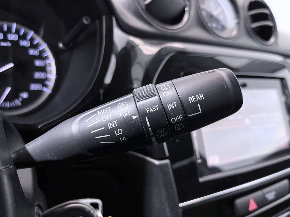 SUZUKI 