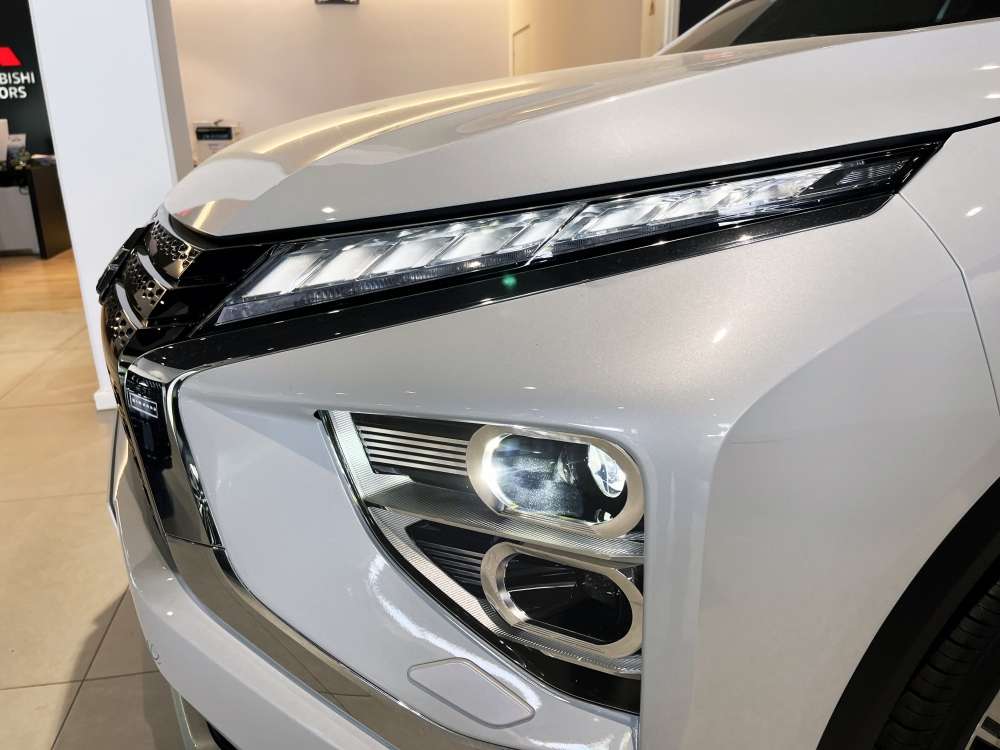 MITSUBISHI 