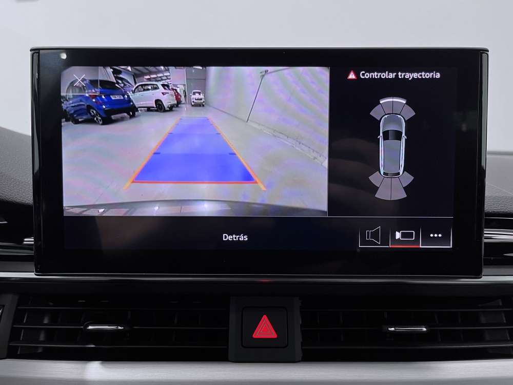 AUDI 