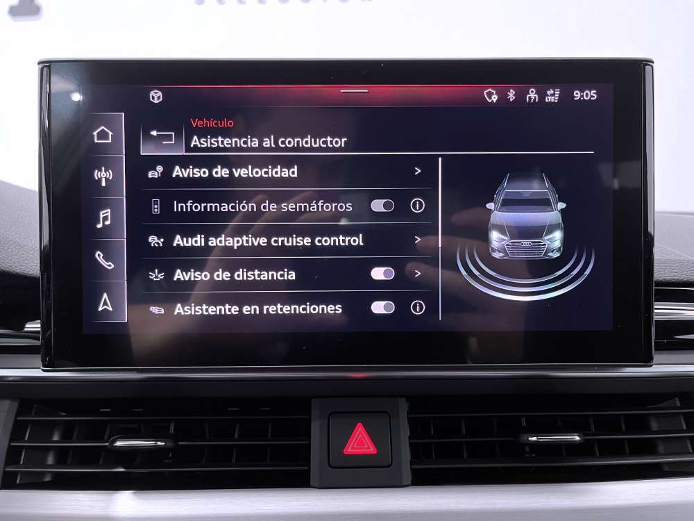 AUDI 