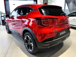 MITSUBISHI 