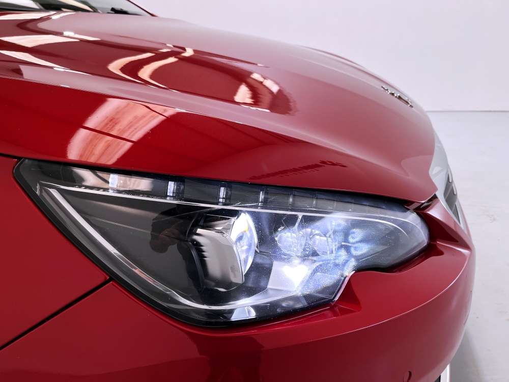 PEUGEOT 
