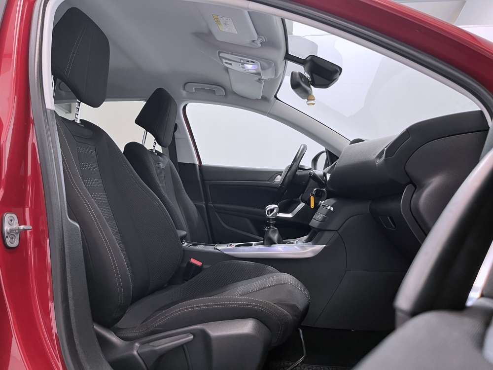 PEUGEOT 