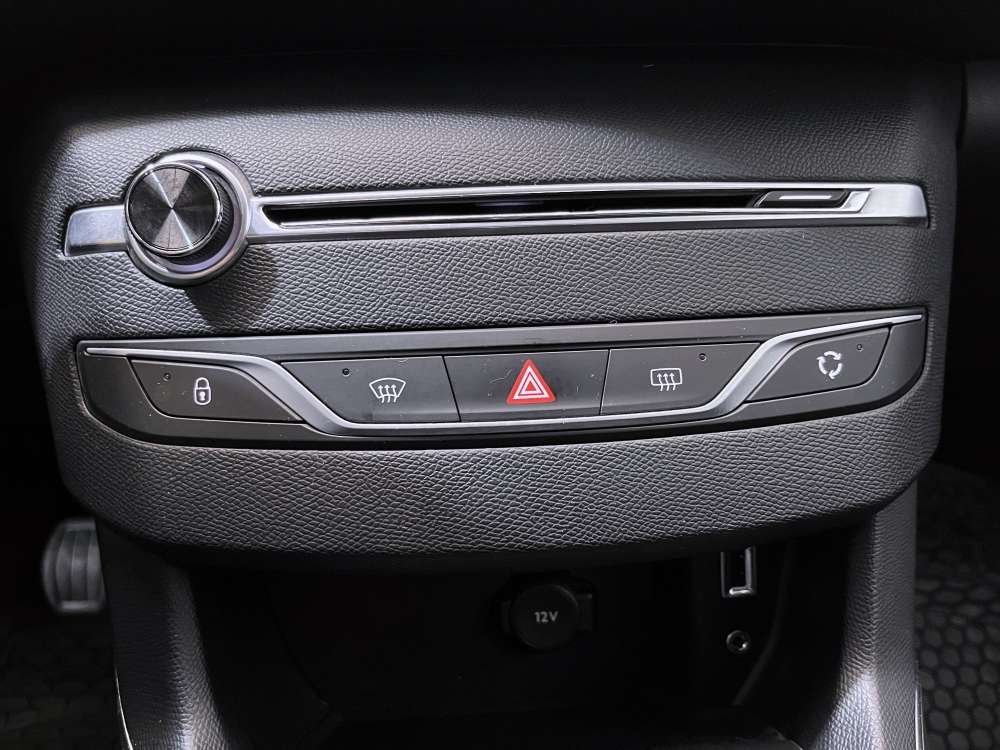 PEUGEOT 