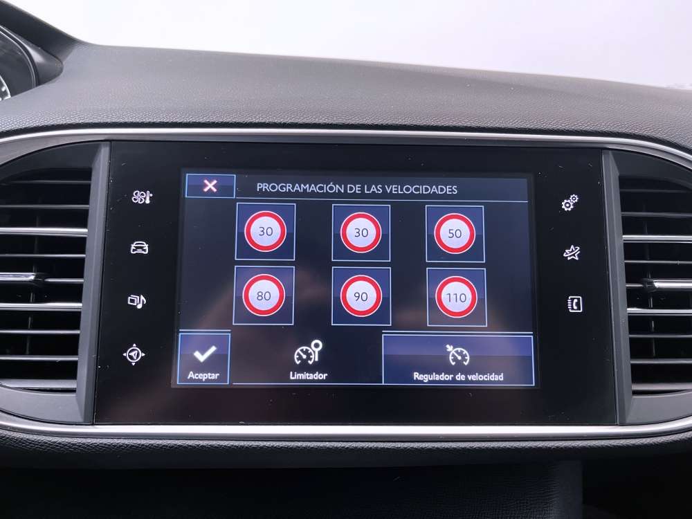 PEUGEOT 