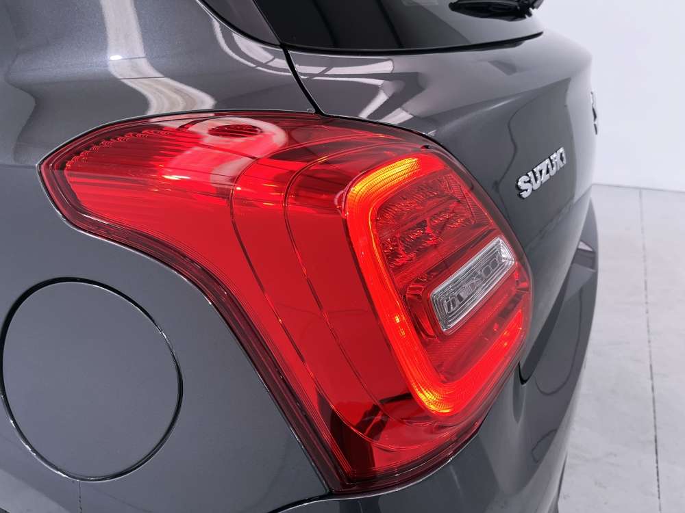 SUZUKI 